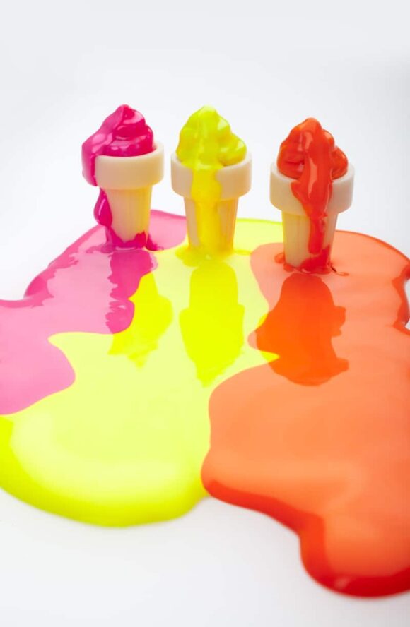 SMALTI GEL SEMIPERMANENTI ESTROSA: sorprendenti colori fluo perfetti per l’estate! - Le Shopping News Il Magazine per gli Appassionati di Moda e Tendenze