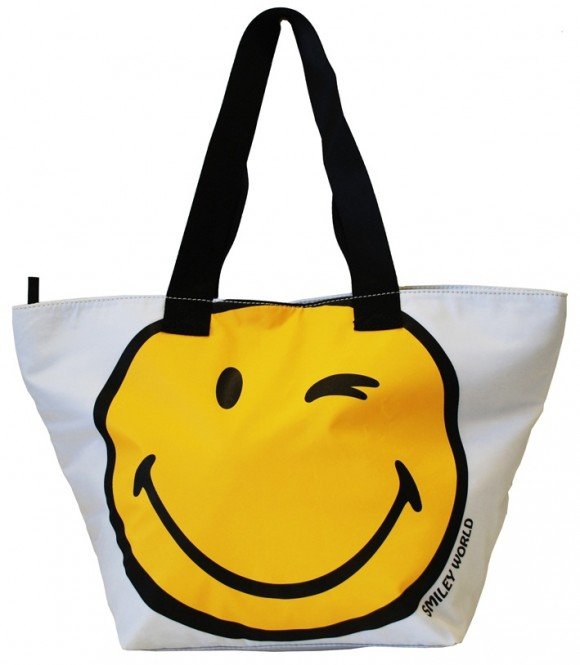 Smiley for Benetton Undercolors: una partnership di sorrisi e colori per l’estate 2012 - Le Shopping News Il Magazine per gli Appassionati di Moda e Tendenze