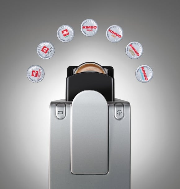 UNO Capsule System, la macchina da caffè creata da Indesit che si può usare sia con le capsule illy che Kimbo - Le Shopping News Il Magazine per gli Appassionati di Moda e Tendenze
