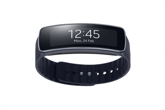 Samsung Gear Fit: per tenere sotto controllo la propria attività fisica - Le Shopping News Il Magazine per gli Appassionati di Moda e Tendenze