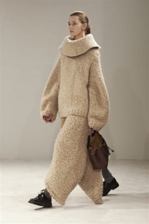 "Tendenza cocoon" per l'inverno 2014/15 con i capi di morbida lana di Stella McCartney - Le Shopping News Il Magazine per gli Appassionati di Moda e Tendenze