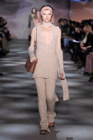 "Tendenza cocoon" per l'inverno 2014/15 con i capi di morbida lana di Stella McCartney - Le Shopping News Il Magazine per gli Appassionati di Moda e Tendenze