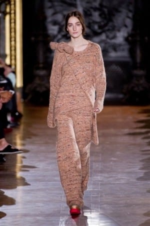 "Tendenza cocoon" per l'inverno 2014/15 con i capi di morbida lana di Stella McCartney - Le Shopping News Il Magazine per gli Appassionati di Moda e Tendenze