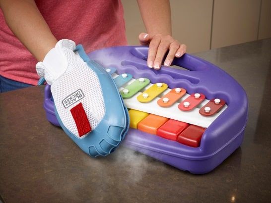 Il vapore dei lavapavimenti steam mop di Black+ Decker per pulire perfettamente la casa senza l'uso di detersivi - Le Shopping News Il Magazine per gli Appassionati di Moda e Tendenze