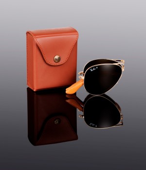 Ray-Ban aviator folding ultra limited edition: una versione speciale dell'iconico modello Ray-Ban - Le Shopping News Il Magazine per gli Appassionati di Moda e Tendenze