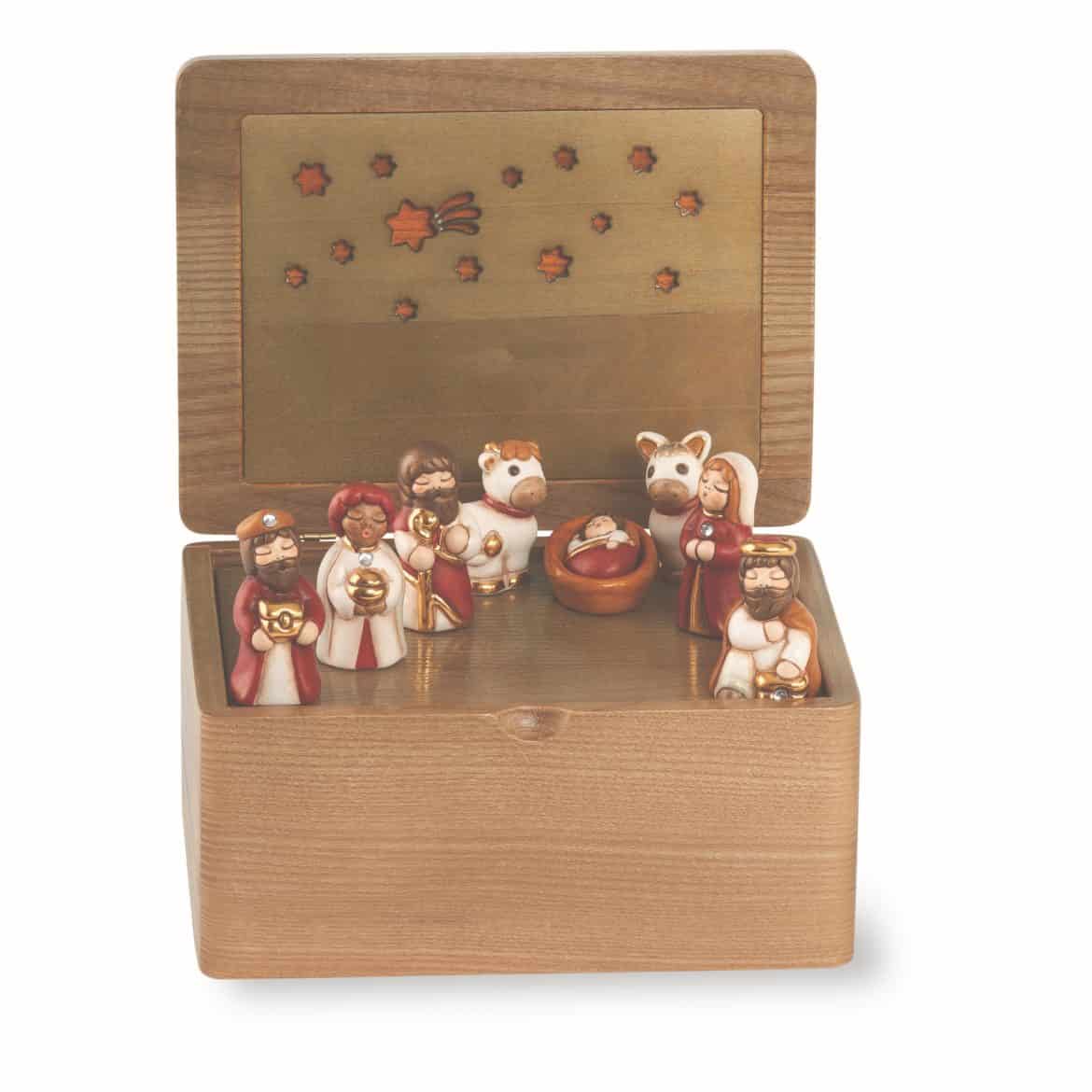 Un delizioso Mini Presepe Thun per chi ha poco spazio - Le Shopping News Il Magazine per gli Appassionati di Moda e Tendenze Un delizioso Mini Presepe Thun per chi ha poco spazio - Le Shopping News Il Magazine per gli Appassionati di Moda e Tendenze