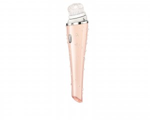 Al Fashion Camp 2013 Philips presenta VisaPure, la morbida spazzola che purifica l'epidermide