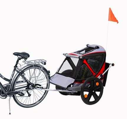 In due a spasso con il papà (o la mamma) con il comodo carrellino da bici