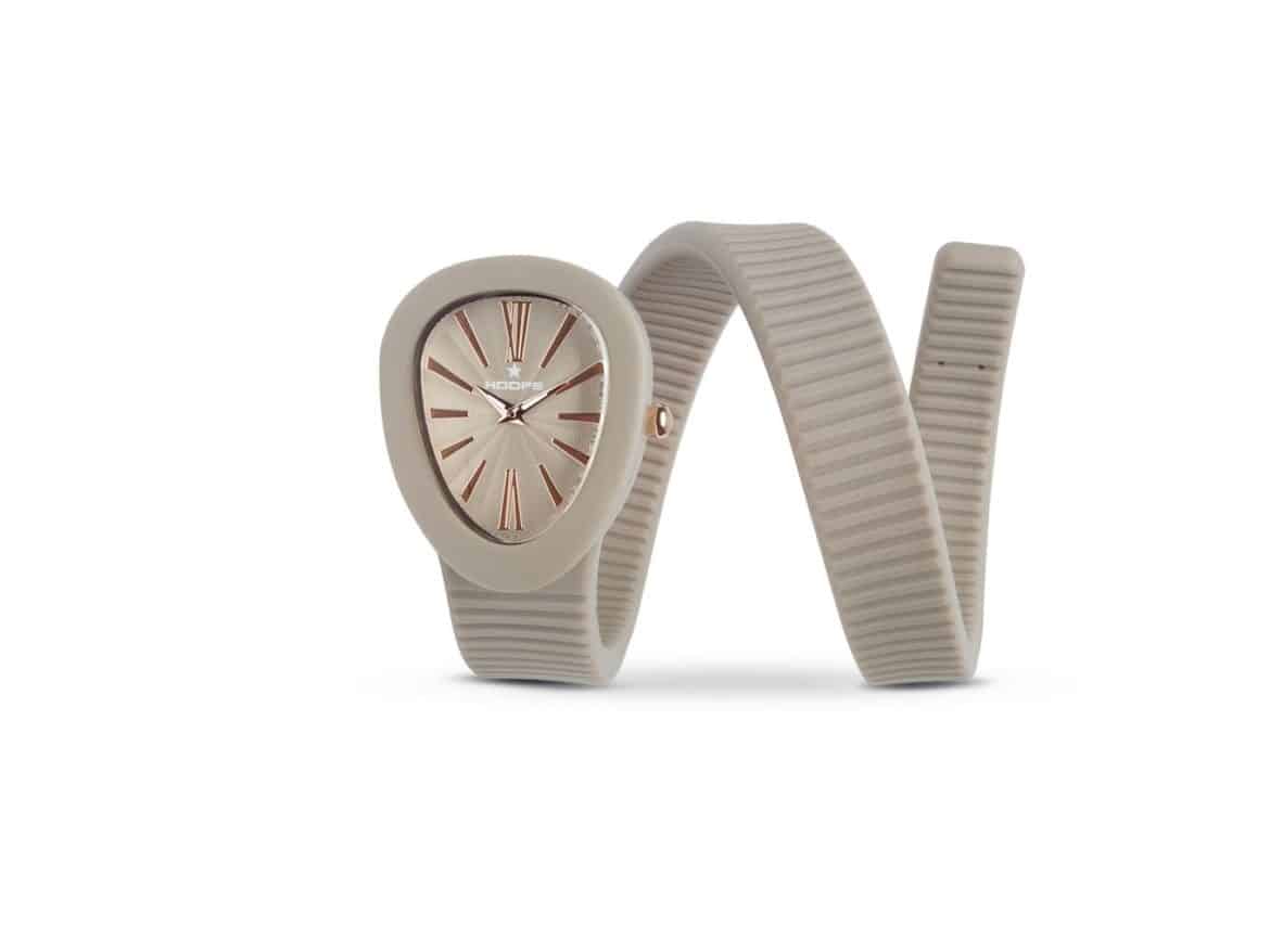 L'avvolgente design dell'orologio“SHAPE” by Hoops