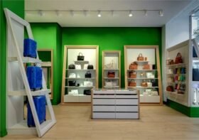 Galleria Carpisa: un negozio dove le borse sono esposte come in una galleria d'arte!