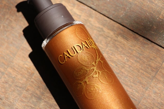 Da Caudalie arriva Jambes Divines, per gambe dorate come al mare!