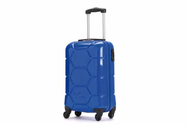 Colore e funzionalità per i nuovi accessori da viaggio firmati Carpisa