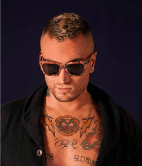 GUE’ PEQUENO con OPPOSIT ed AGHY’s presentano il primo occhiale tatuato