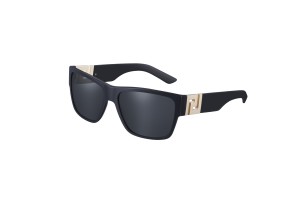 Raffinata collezione eyewear A/I 2015-16 firmata Versace