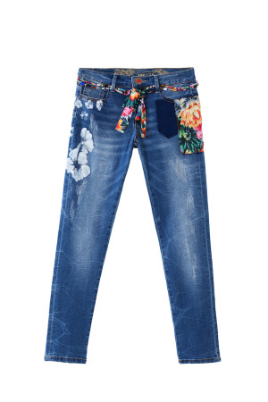 Innovativa e colorata la collezione donna PE2016 di Desigual, con un pizzico di  anni ‘60 e ‘70 - Le Shopping News Il Magazine per gli Appassionati di Moda e Tendenze
