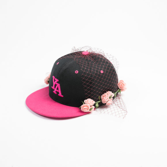 Yuri-Ahn_SS2018_3-580x580 Baseball caps, berets e fascinators firmati  Yuri Ahn per una bella stagione all'insegna del glamour!