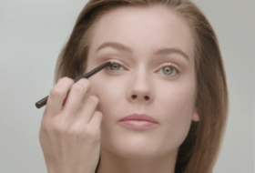 Stylo yeux waterproof di Chanel: nuovi colori per un make up intenso e sensuale