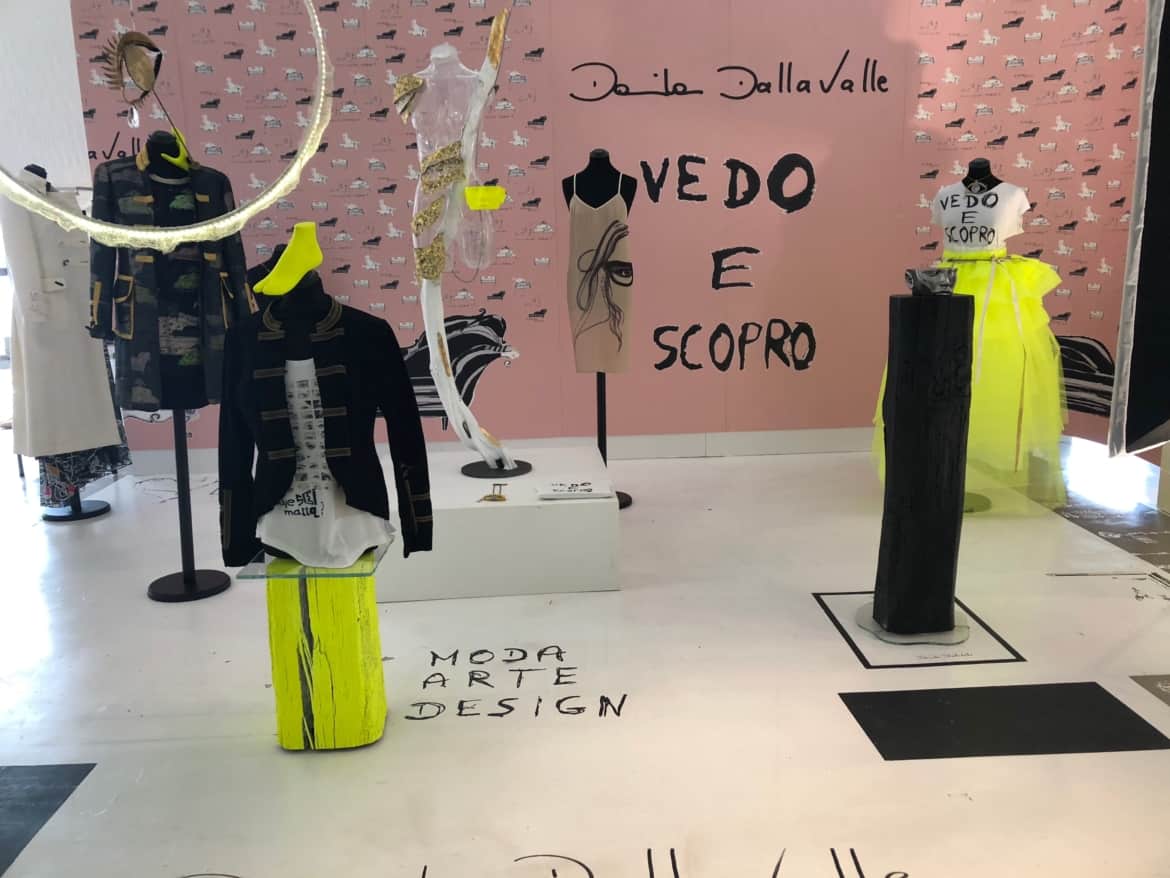 Daniela Dellavalle, la collezione di abbigliamento senza stagione tra stile e arte