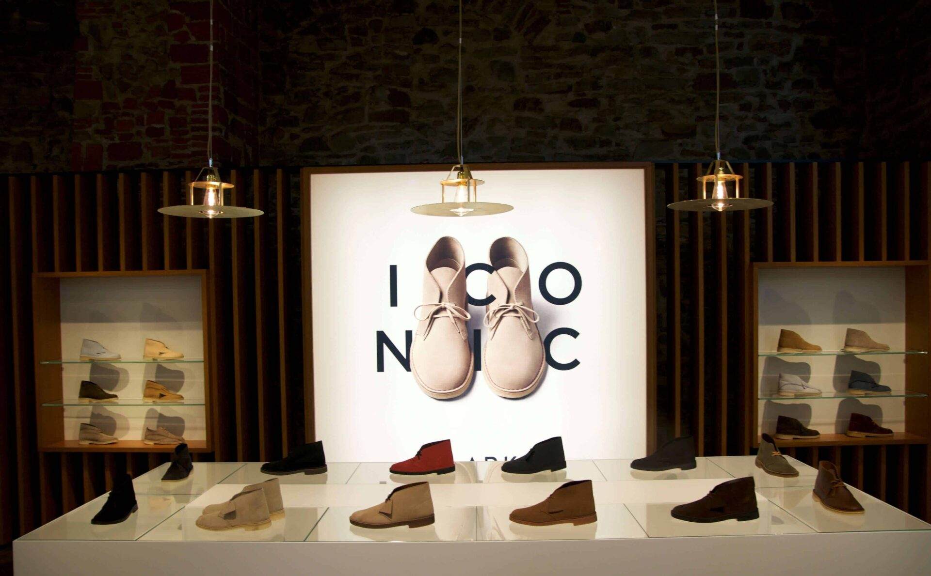 Desert Boot sand  by Clarks, la calzatura per ogni stagione - Le Shopping News Il Magazine per gli Appassionati di Moda e Tendenze