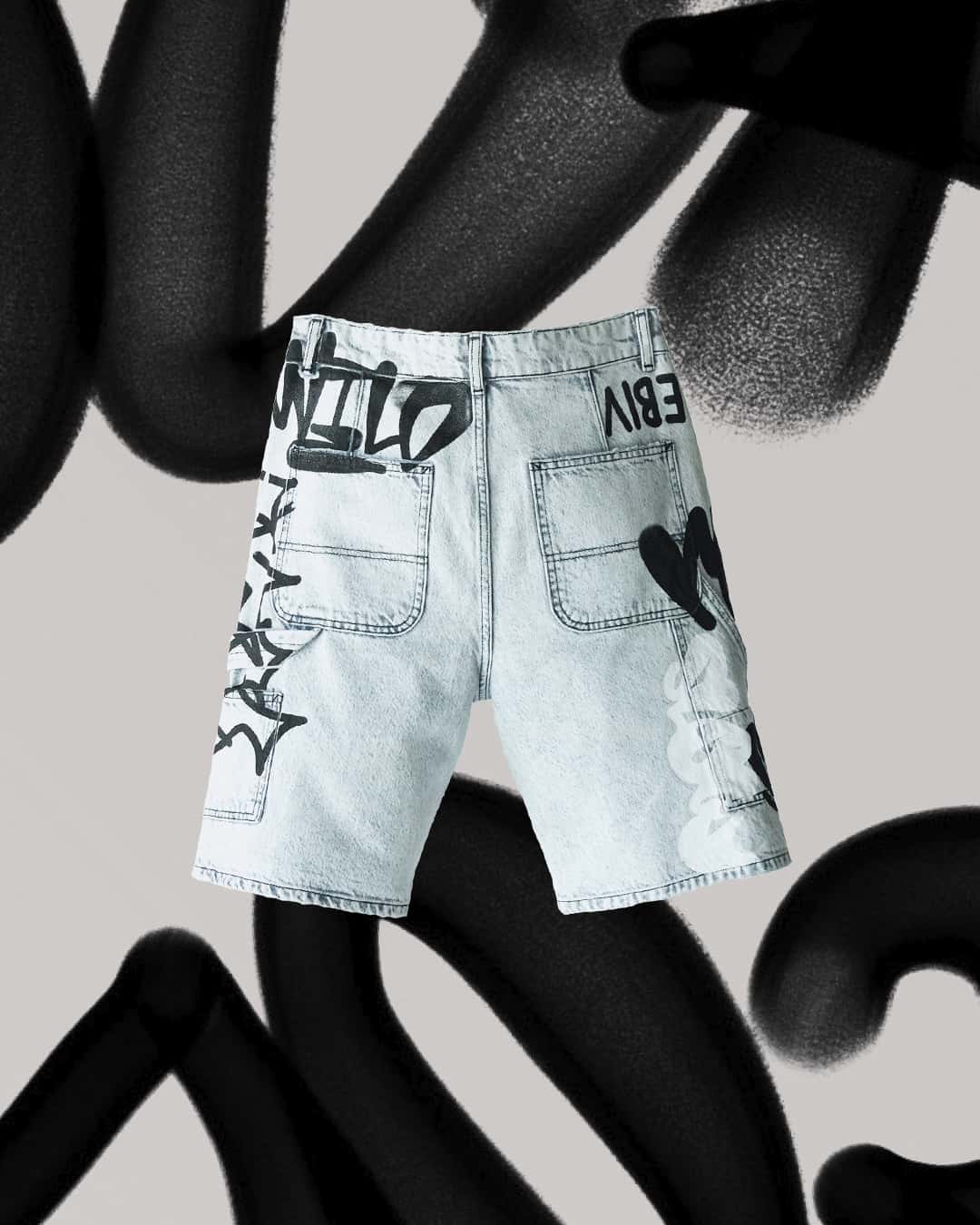 Bershka Autunno 2019: la capsule collection Denim Graffiti - Le Shopping News Il Magazine per gli Appassionati di Moda e Tendenze