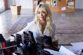Deichmann: per l'A/I 2019 Rita Ora è Brand Ambassador