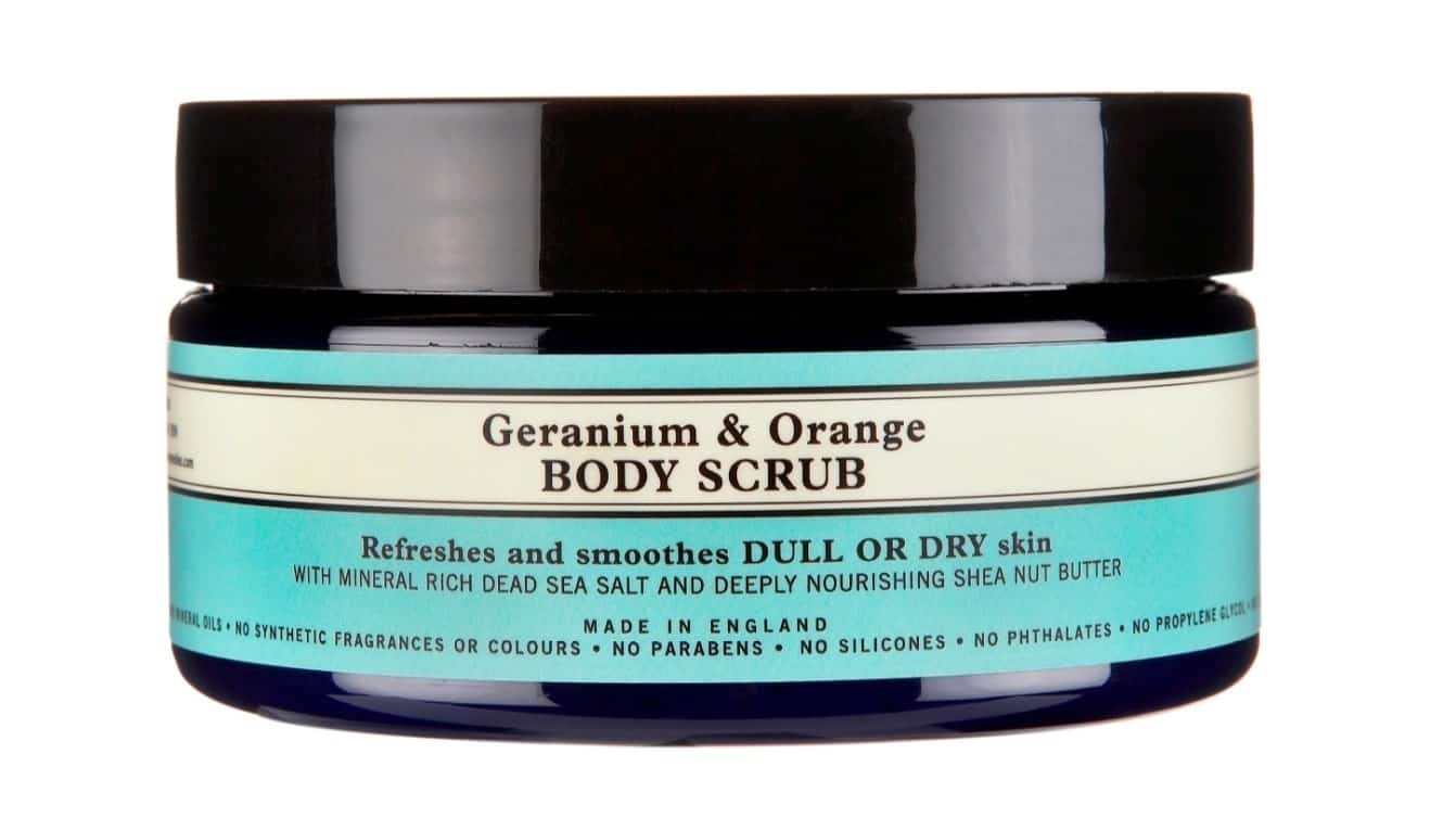Neal’s Yard Remedies presenta il nuovo Geranium & Orange Body Scrub - Le Shopping News Il Magazine per gli Appassionati di Moda e Tendenze