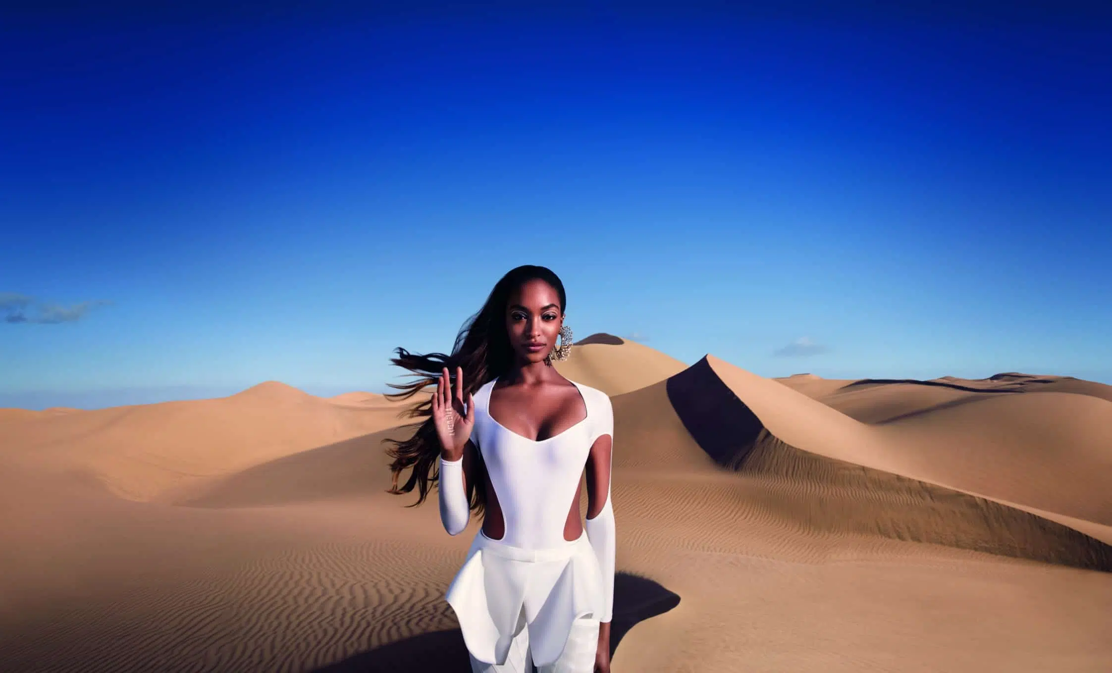 Alien by Mugler: be extraordinary