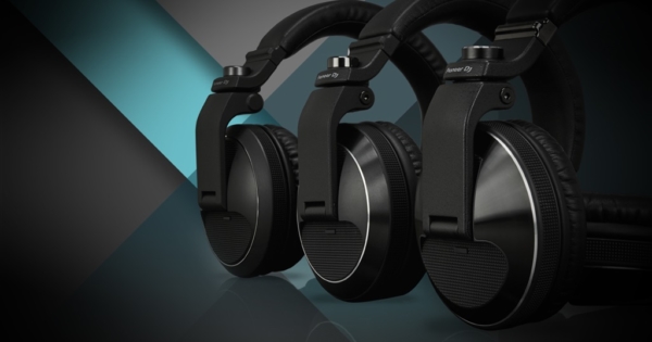 Novità Pioneer DJ: cuffie HDJ-X5BT in versione color oro - Le Shopping News Il Magazine per gli Appassionati di Moda e Tendenze