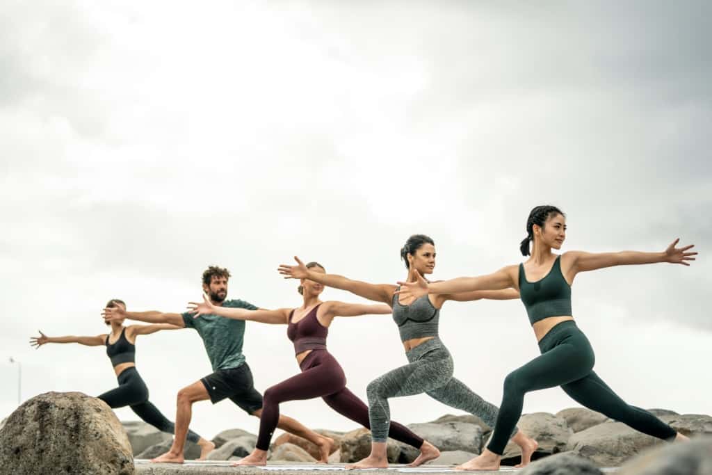 Domyos by Decathlon, la nuova collezione per lo yoga - Le Shopping News Il Magazine per gli Appassionati di Moda e Tendenze