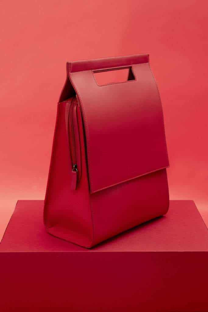 Nava Design presenta GAE, la nuova tote-backpack dedicata a Gae Aulenti - Le Shopping News Il Magazine per gli Appassionati di Moda e Tendenze