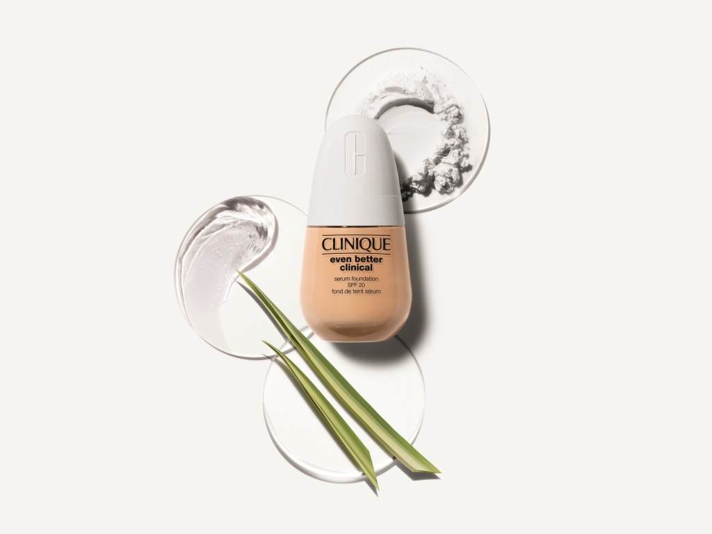 Clinique, il nuovo Even Better Clinical Serum Foundation SPF 20 - Le Shopping News Il Magazine per gli Appassionati di Moda e Tendenze