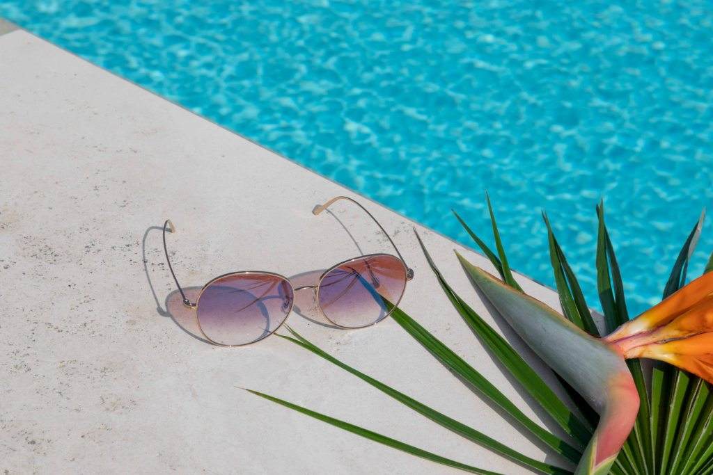 Occhiali Oliver Peoples, la campagna Primavera 2021 Malibu Confidential - Le Shopping News Il Magazine per gli Appassionati di Moda e Tendenze