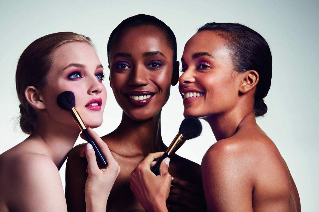 Estee Lauder, consulenze virtuali con esperti di bellezza