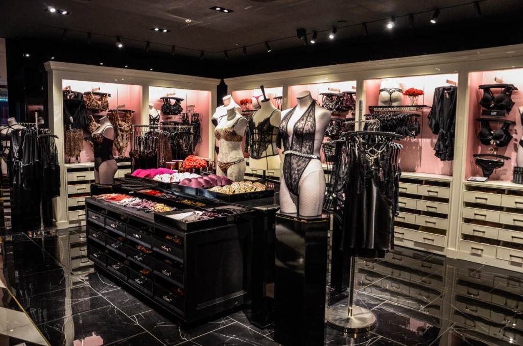 Victoria's Secret, le novità al flagship store di Milano - Le Shopping News Il Magazine per gli Appassionati di Moda e Tendenze