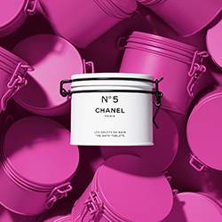 Chanel Factory 5, la nuova collezione che celebra N°5 - Le Shopping News Il Magazine per gli Appassionati di Moda e Tendenze