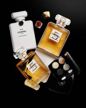 Chanel, tutta la collezione Holiday 2021 N°5 per Natale