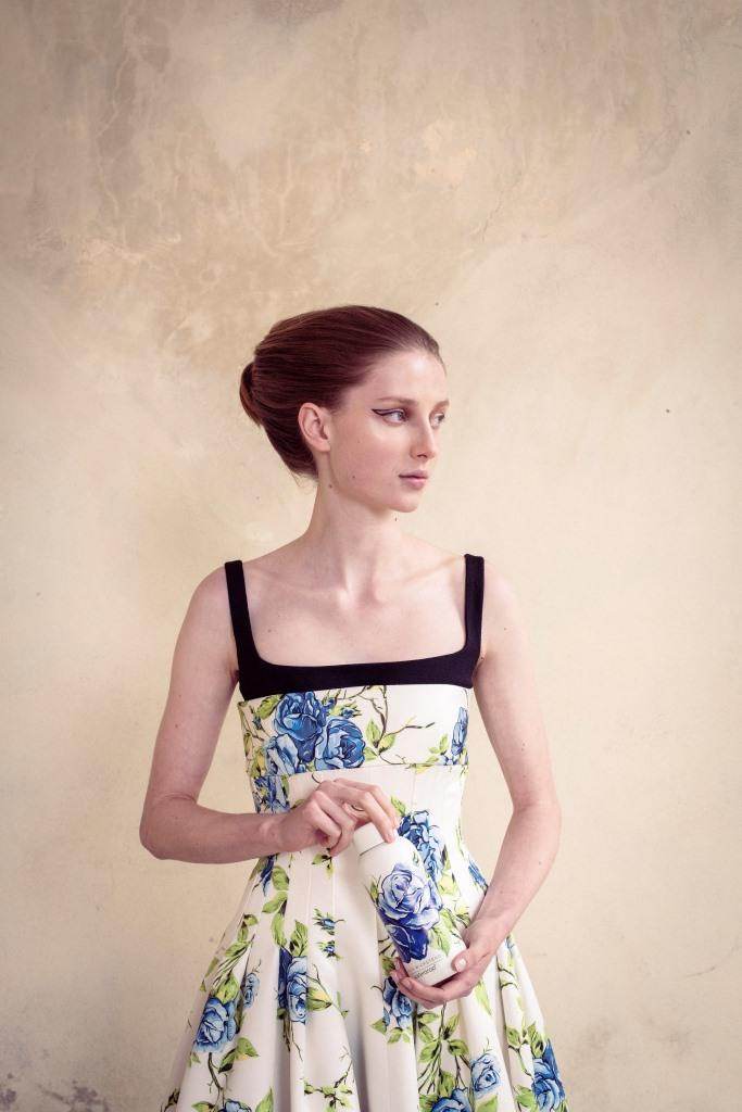 Waterdrop x Emilia Wickstead: le bottiglie stile couture - Le Shopping News Il Magazine per gli Appassionati di Moda e Tendenze