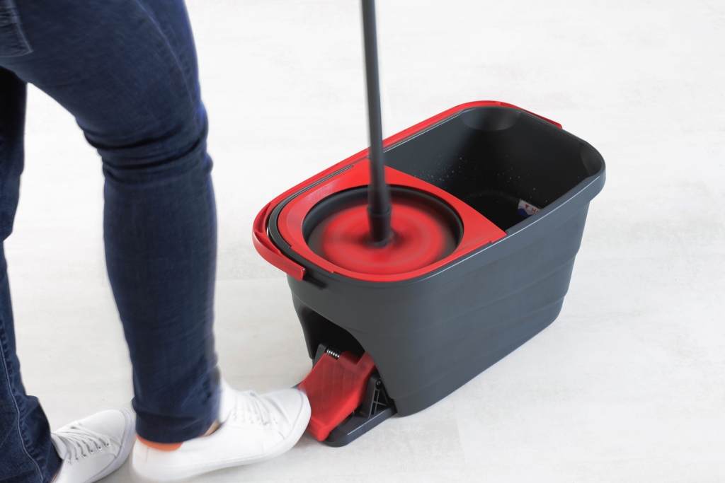 Vileda_Turbo-Smart_pedale Vileda pulizia dei pavimenti, le novità per un pulito impeccabile