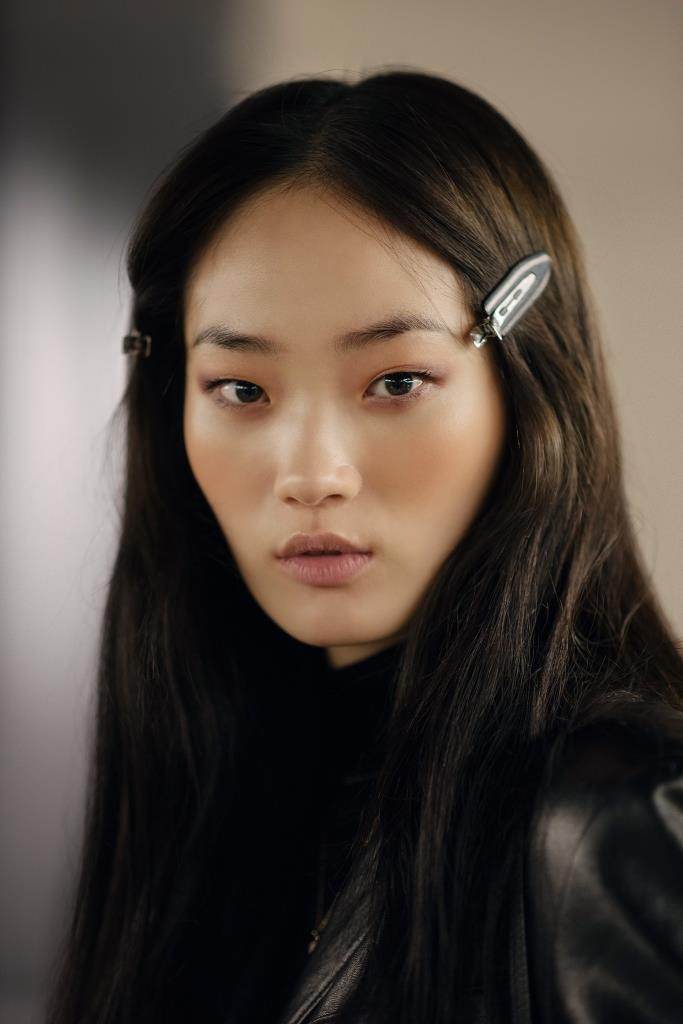 Chanel beauty primavera estate 2022: il backstage della sfilata - Le Shopping News Il Magazine per gli Appassionati di Moda e Tendenze Chanel beauty primavera estate 2022: il backstage della sfilata - Le Shopping News Il Magazine per gli Appassionati di Moda e Tendenze