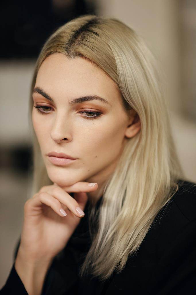 Chanel beauty primavera estate 2022: il backstage della sfilata - Le Shopping News Il Magazine per gli Appassionati di Moda e Tendenze Chanel beauty primavera estate 2022: il backstage della sfilata - Le Shopping News Il Magazine per gli Appassionati di Moda e Tendenze