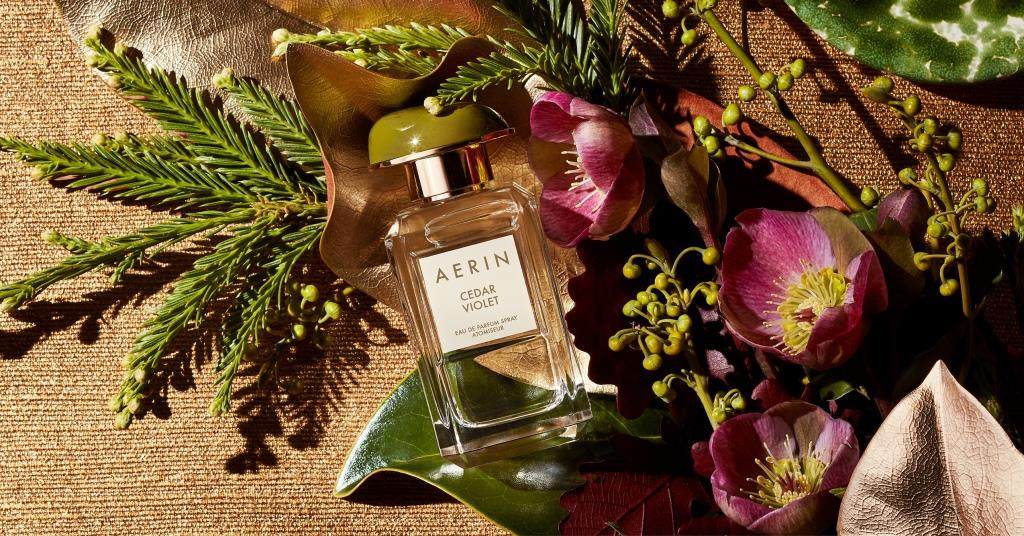 Aerin presenta Cedar Violet, la fragranza ispirata alla foresta in autunno