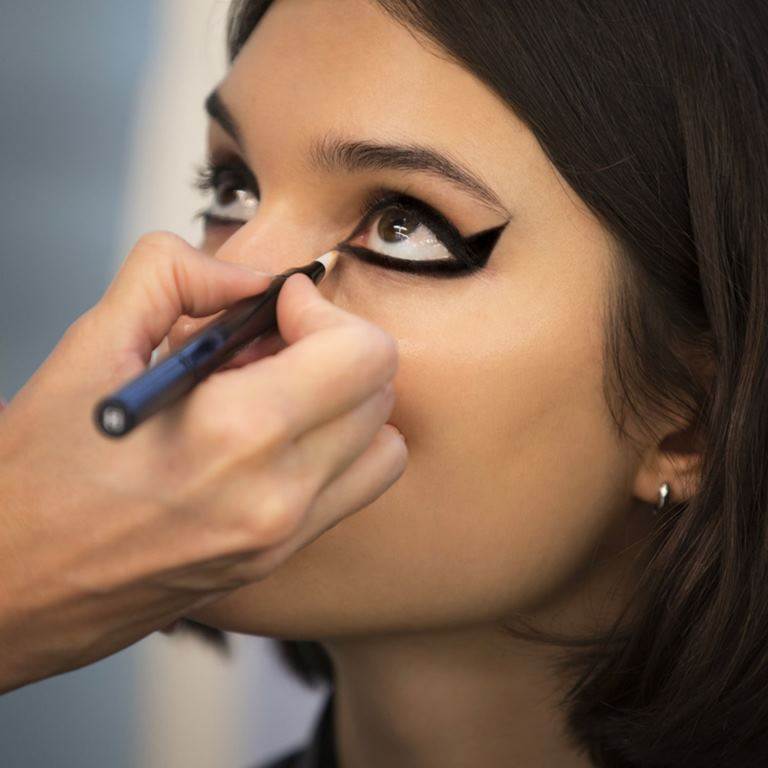 Chanel Metiers d'Art 2021 2022: il backstage del trucco per lo show - Le Shopping News Il Magazine per gli Appassionati di Moda e Tendenze