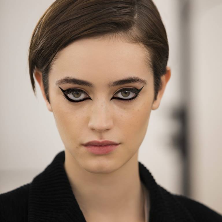 Chanel Metiers d'Art 2021 2022: il backstage del trucco per lo show - Le Shopping News Il Magazine per gli Appassionati di Moda e Tendenze