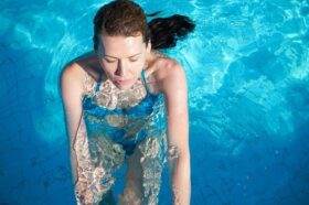 Area relax: come scegliere la copertura per piscina più adatta