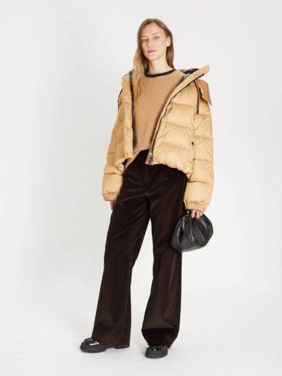 Max Mara: i nuovi piumini per l'inverno 2022 - Le Shopping News Il Magazine per gli Appassionati di Moda e Tendenze