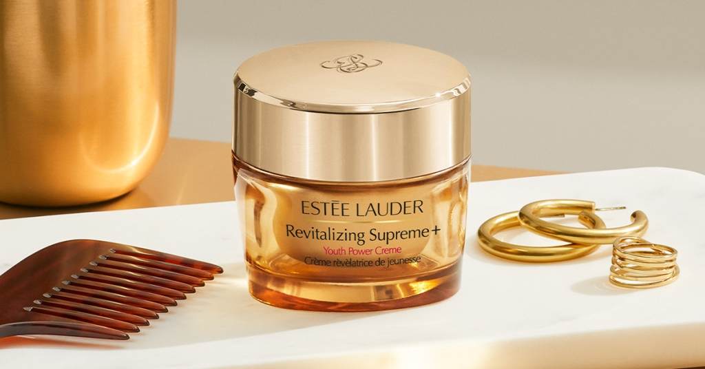 Estée Lauder presenta Revitalizing Supreme+ Collection e Perfectionist Pro Multi-Zone Wrinkle Concentrate - Le Shopping News Il Magazine per gli Appassionati di Moda e Tendenze