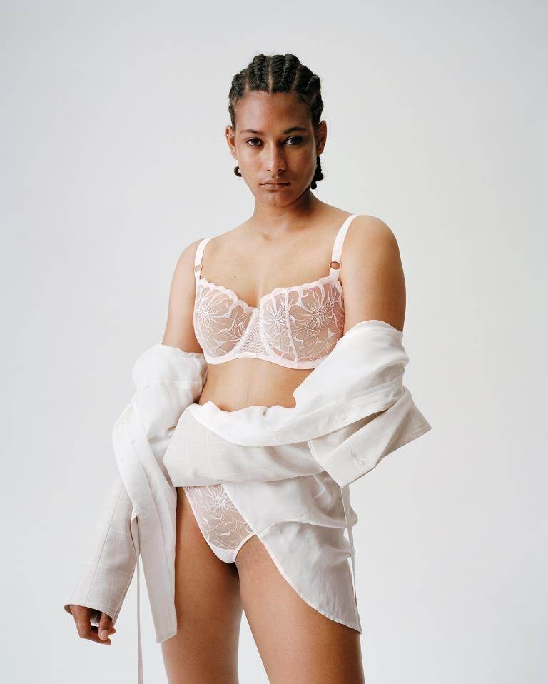 Chantelle presenta Fleurs, la nuova linea seducente per la primavera estate 2022 - Le Shopping News Il Magazine per gli Appassionati di Moda e Tendenze