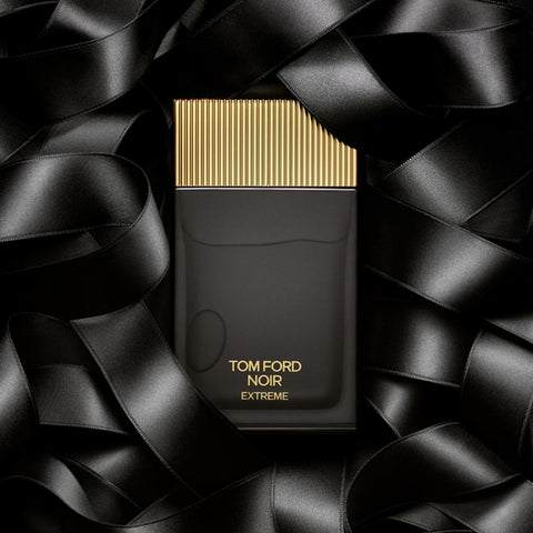 Tom Ford presenta la fragranza maschile Noir Extreme Parfum - Le Shopping News Il Magazine per gli Appassionati di Moda e Tendenze