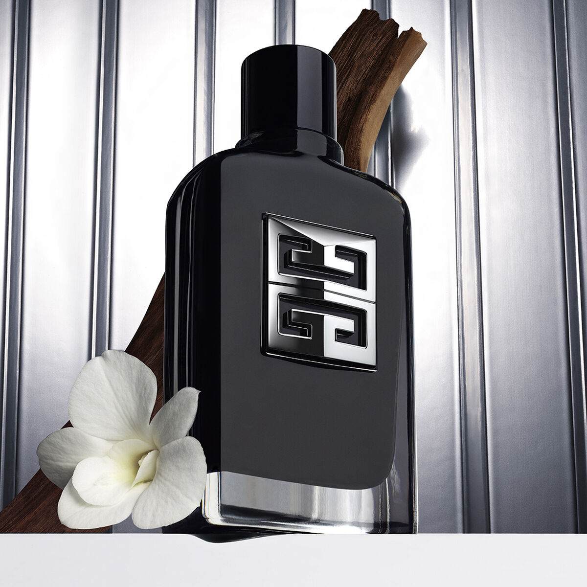 3274872448773_P011240_GENTLEMAN-SOCIETY_EAU-DE-PARFUM_60ml_5 Gentlemen Society: la nuova fragranza firmata Givenchy