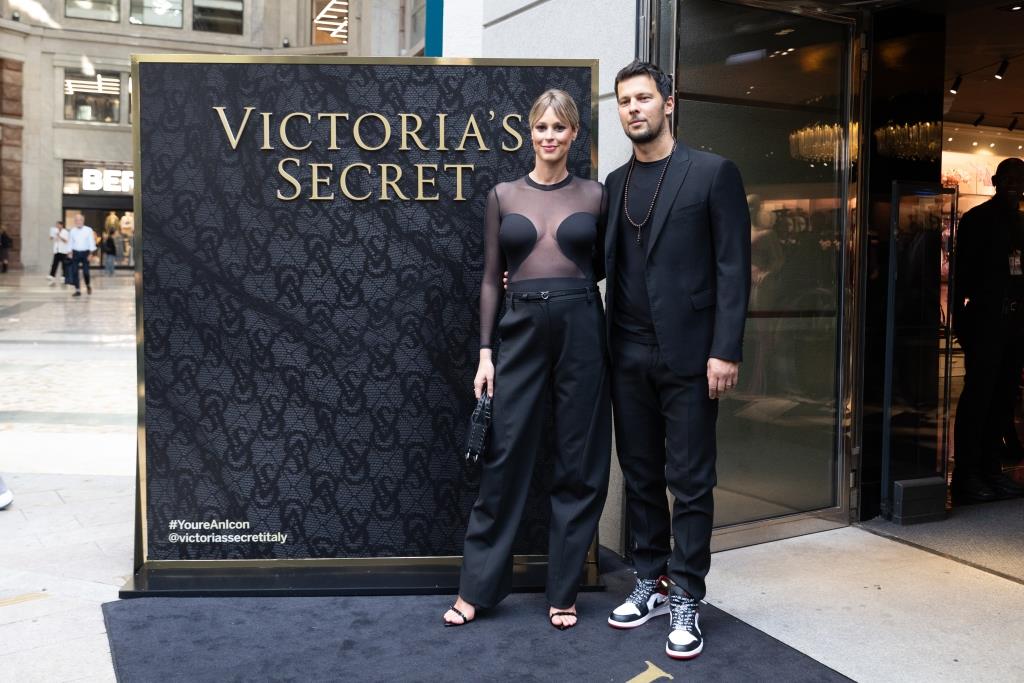 Icon by Victoria's Secret: la nuova collezione di intimo e lingerie - Le Shopping News Il Magazine per gli Appassionati di Moda e Tendenze